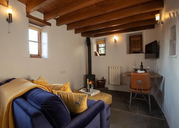 Holiday home Dovecot *